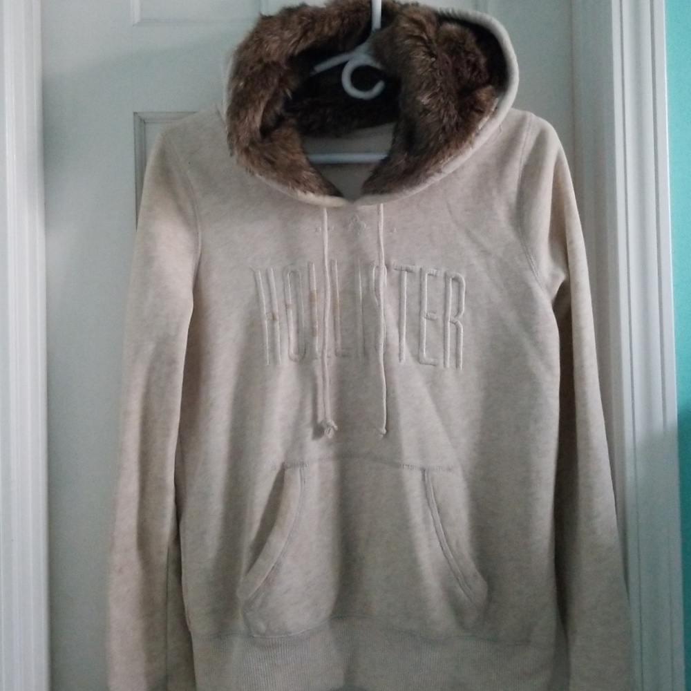 Women's fur hollister hoodie